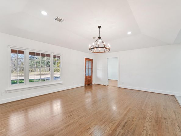 4218 T C Jester Boulevard, Houston TX 77018