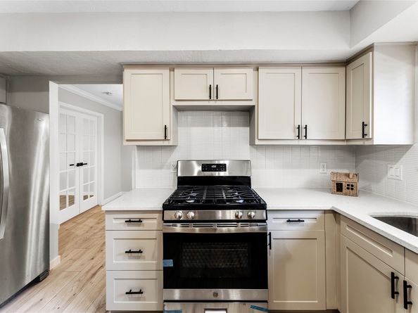 3 Ridgeline Court, The Woodlands TX 77381