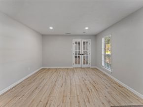 3 Ridgeline Court, The Woodlands TX 77381