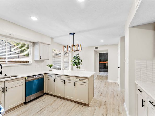 3 Ridgeline Court, The Woodlands TX 77381