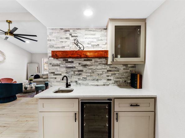 3 Ridgeline Court, The Woodlands TX 77381