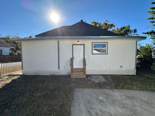 1912 Gentry Street, Houston TX 77009