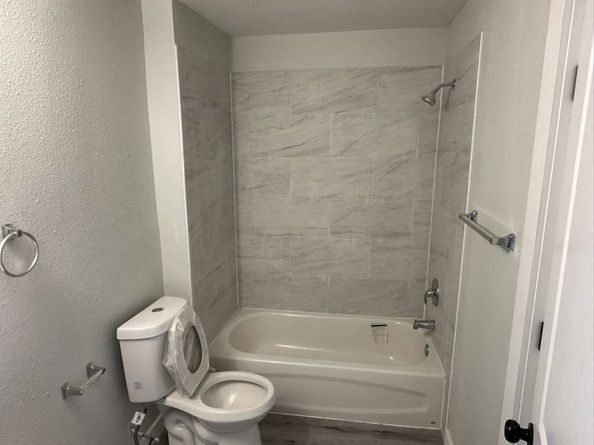 1912 Gentry Street, Houston TX 77009