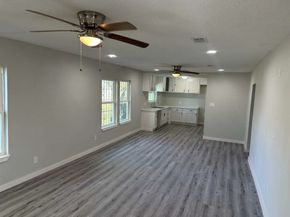 1912 Gentry Street, Houston TX 77009