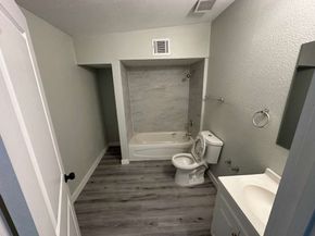 1912 Gentry Street, Houston TX 77009