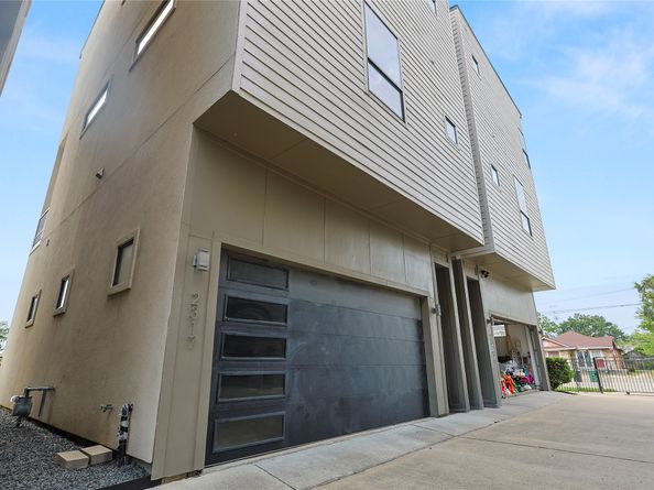2317 Cleburne Street, Houston TX 77004
