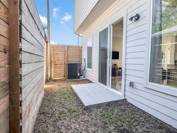 5908 St Augustine Street B, Houston TX 77021