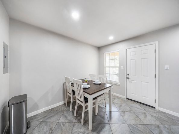 910 Rosewick Street, Houston TX 77015