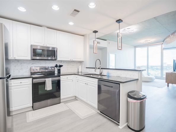 5925 Almeda Rd 12005, Houston TX 77004