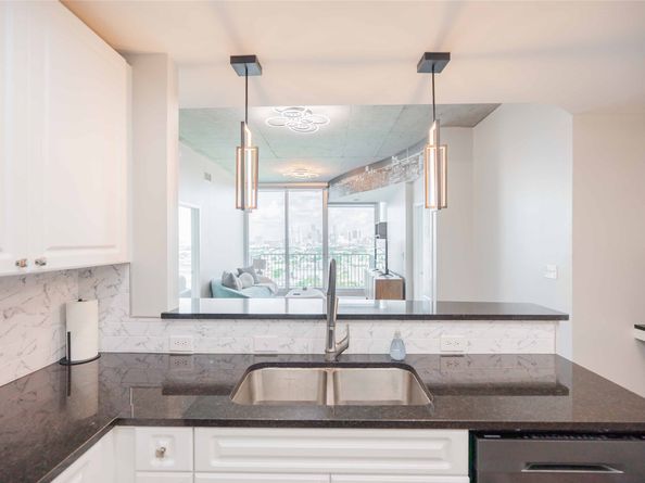 5925 Almeda Rd 12005, Houston TX 77004