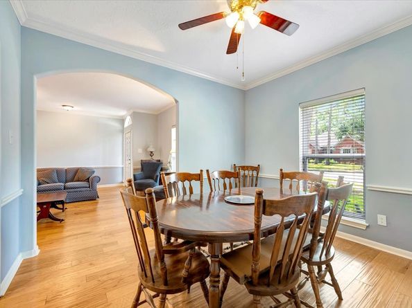 2010 Woodland Haven Road, Houston TX 77062