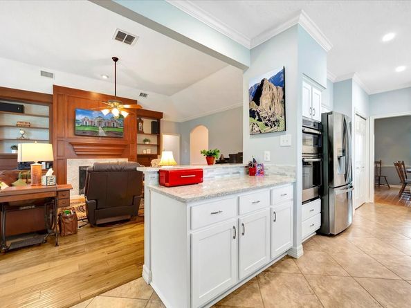 2010 Woodland Haven Road, Houston TX 77062