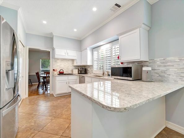 2010 Woodland Haven Road, Houston TX 77062