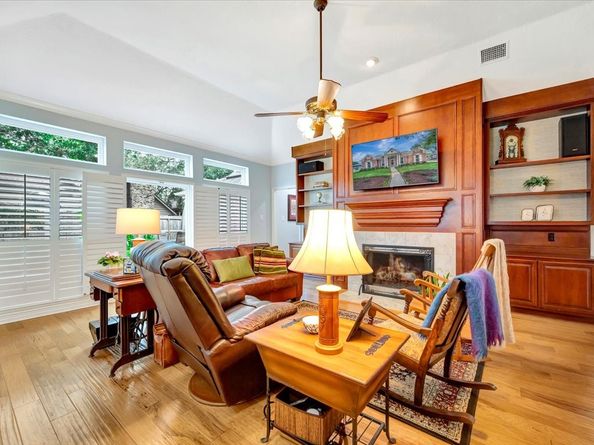 2010 Woodland Haven Road, Houston TX 77062