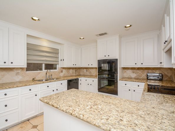 9518 Bayou Brook Street, Houston TX 77063