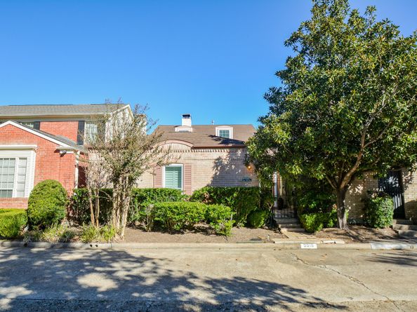 9518 Bayou Brook Street, Houston TX 77063