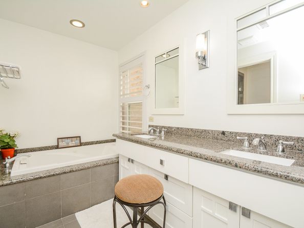 9518 Bayou Brook Street, Houston TX 77063