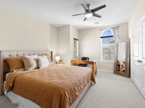 5610 Kiam Street D, Houston TX 77007