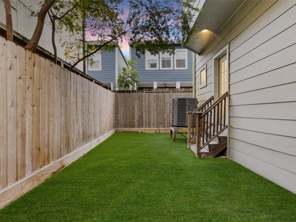 5610 Kiam Street D, Houston TX 77007