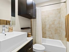 5610 Kiam Street D, Houston TX 77007