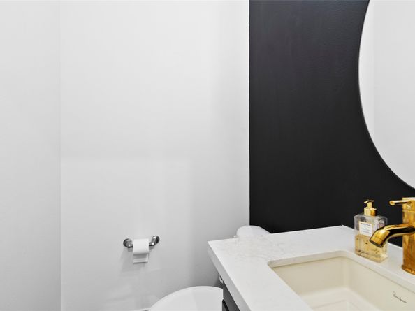 5610 Kiam Street D, Houston TX 77007