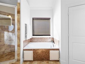 5610 Kiam Street D, Houston TX 77007