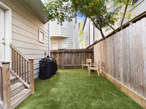 5610 Kiam Street D, Houston TX 77007