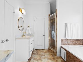 5610 Kiam Street D, Houston TX 77007