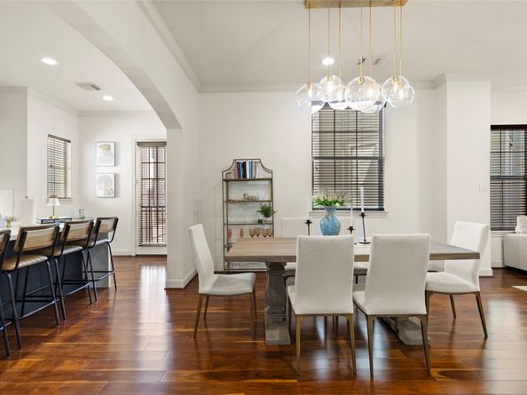 5610 Kiam Street D, Houston TX 77007