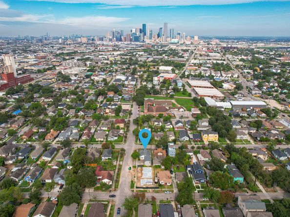 123 Estelle Street, Houston TX 77003