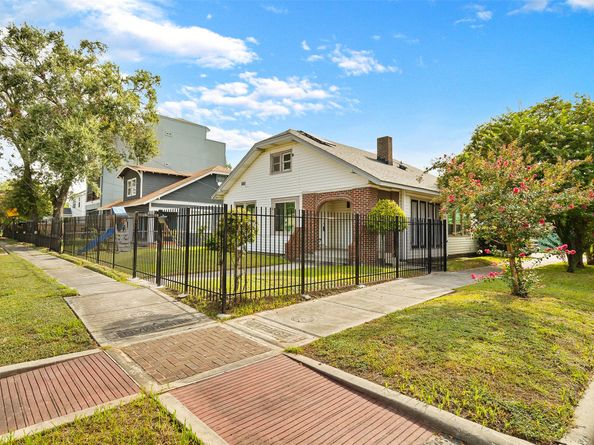 123 Estelle Street, Houston TX 77003