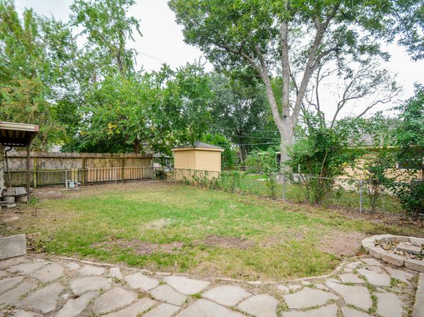 2203 Bron Holly Drive, Houston TX 77018