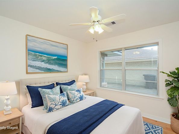 2203 Bron Holly Drive, Houston TX 77018