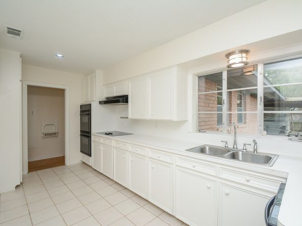 2203 Bron Holly Drive, Houston TX 77018