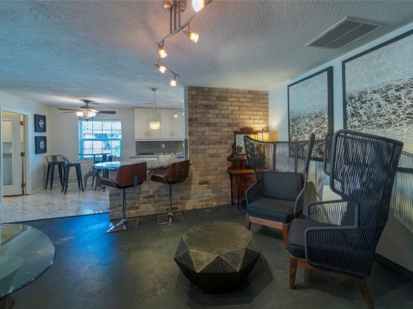 7219 Ridge Oak Drive, Houston TX 77088