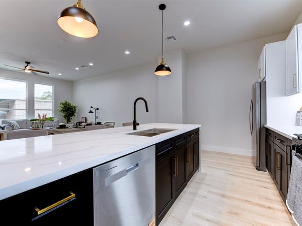 1304 Evelyn Street, Houston TX 77009