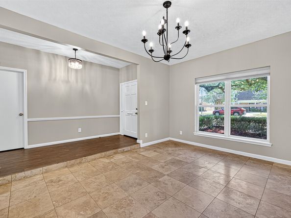 7618 Twin Hills Drive, Houston TX 77071