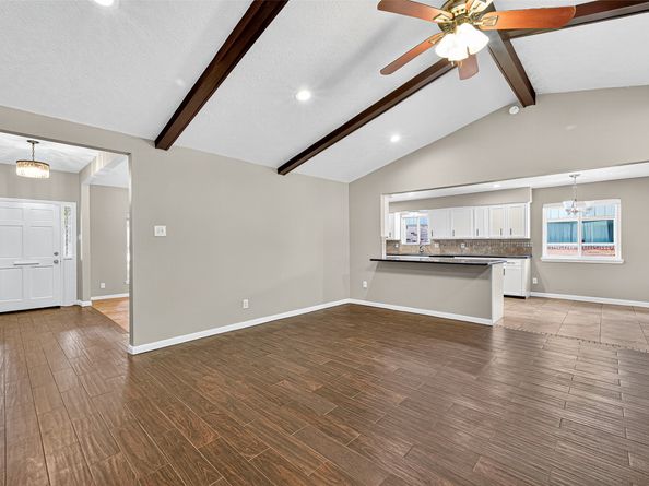 7618 Twin Hills Drive, Houston TX 77071