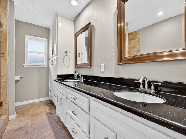 7618 Twin Hills Drive, Houston TX 77071