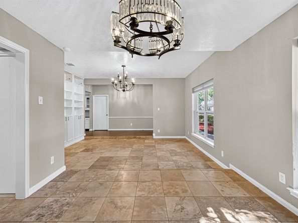 7618 Twin Hills Drive, Houston TX 77071