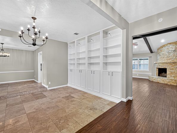 7618 Twin Hills Drive, Houston TX 77071