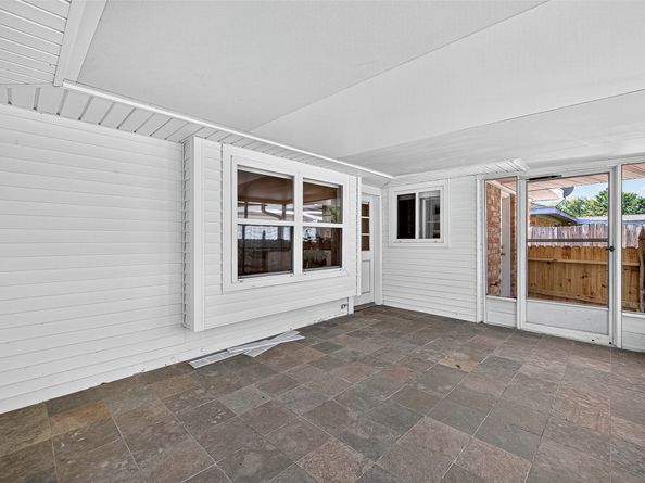 7618 Twin Hills Drive, Houston TX 77071