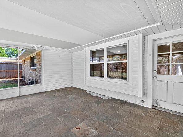 7618 Twin Hills Drive, Houston TX 77071