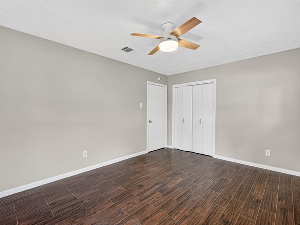 7618 Twin Hills Drive, Houston TX 77071