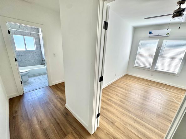 7 Hunt Street, Houston TX 77003