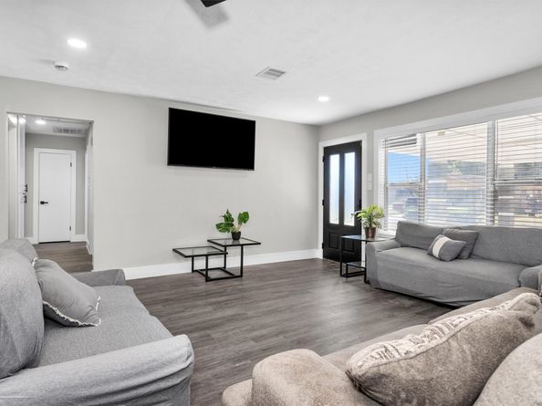 1625 Demaree Lane, Houston TX 77029