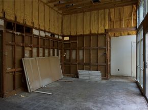 5242 Grape Street, Houston TX 77096