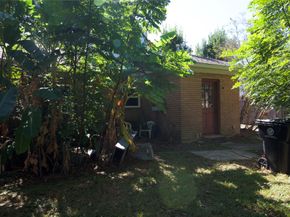 5242 Grape Street, Houston TX 77096