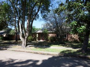 5242 Grape Street, Houston TX 77096