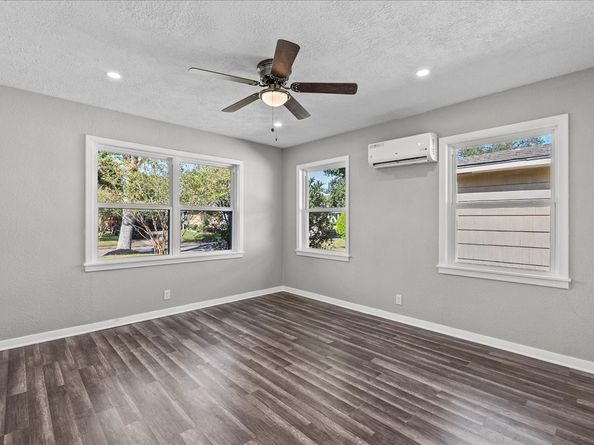 6410 Heron Drive, Houston TX 77087